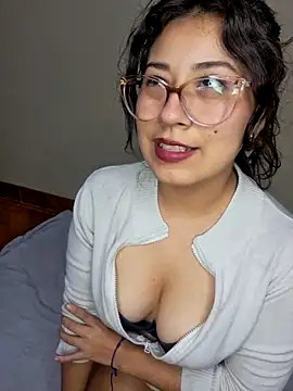 Snapshot of MishuColfer chatting on 13, 9, 2025 MishuColfer online show from 13, 9, 2025