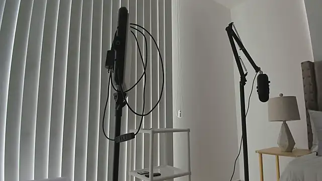 Snapshot of atenea_erotic chatting on 13, 11, 2025 atenea erotic online show from 13, 11, 2025