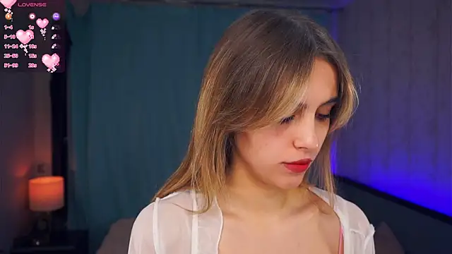 Snapshot of FannyHewson chatting on 26, 11, 2025 FannyHewson online show from 26, 11, 2025