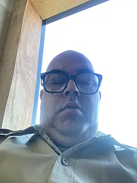 Snapshot of SoloHernan chatting on 20, 10, 2025 SoloHernan online show from 20, 10, 2025