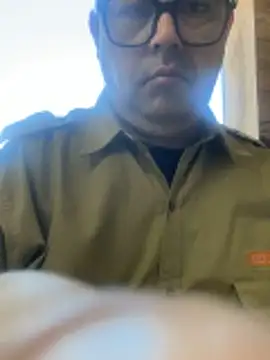 Snapshot of SoloHernan chatting on 8, 11, 2025 SoloHernan online show from 8, 11, 2025