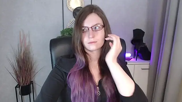 emmaxDelight online show from 20, 11, 2025