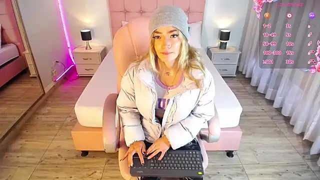 Snapshot of zoe_jones13 chatting on 13, 2, 2025 zoe jones13 online show from 13, 2, 2025