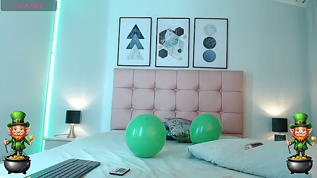 Snapshot of zoe_jones13 chatting on 18, 3, 2025 zoe jones13 online show from 18, 3, 2025