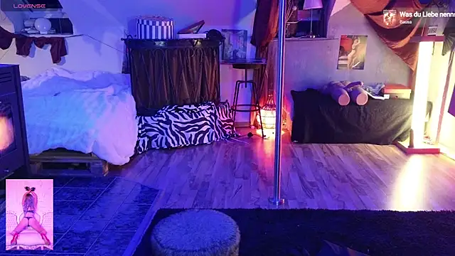 Snapshot of JoleneFuego chatting on 12, 1, 2025 JoleneFuego online show from 12, 1, 2025