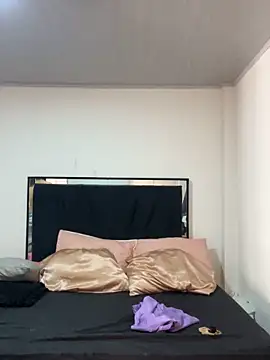 Snapshot of lilithTeen1_ chatting on 4, 11, 2025 lilithTeen1 online show from 4, 11, 2025