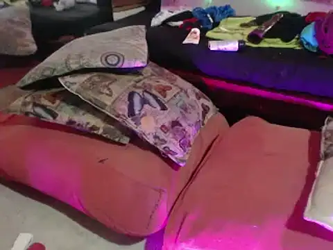 Snapshot of laye19 chatting on 19, 1, 2025 laye19 online show from 19, 1, 2025