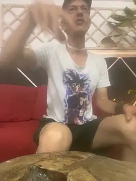 Snapshot of laye19 chatting on 2, 11, 2025 laye19 online show from 2, 11, 2025