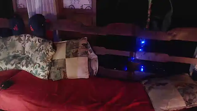 Snapshot of laye19 chatting on 8, 11, 2025 laye19 online show from 8, 11, 2025