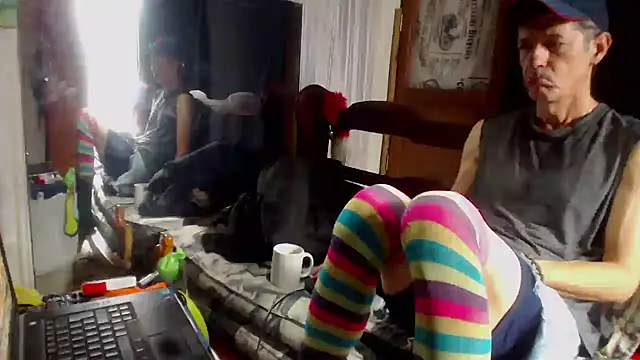 Snapshot of laye19 chatting on 15, 11, 2025 laye19 online show from 15, 11, 2025