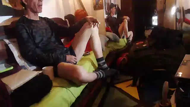 Snapshot of laye19 chatting on 29, 11, 2025 laye19 online show from 29, 11, 2025