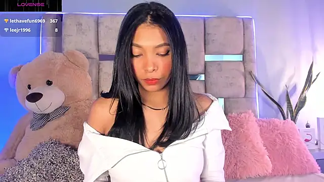 KarolRojas  online show from 18, 1, 2025
