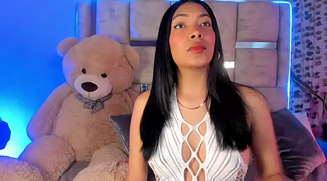 KarolRojas  online show from 11, 2, 2025