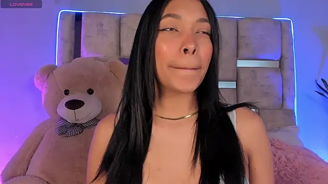 KarolRojas  online show from 1, 3, 2025
