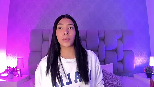KarolRojas  online show from 18, 9, 2025