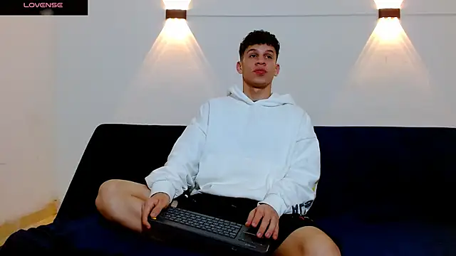 Snapshot of jeff_ross chatting on 20, 12, 2025 jeff ross online show from 20, 12, 2025