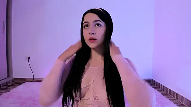 CoralineKam1 online show from 8, 1, 2025