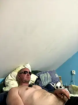 Snapshot of paul_daniel chatting on 16, 12, 2025 paul daniel online show from 16, 12, 2025