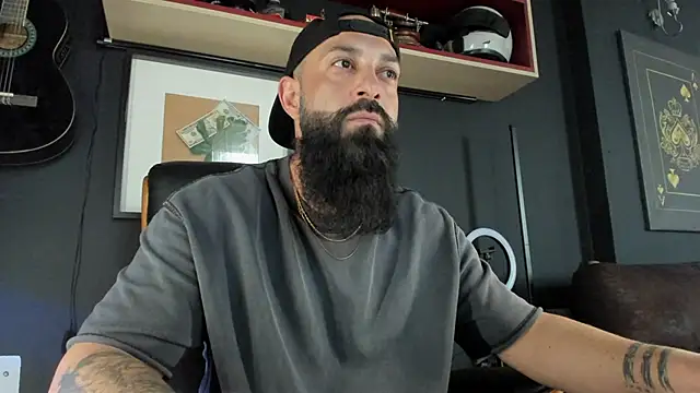 axxelrich  online show from 15, 2, 2025