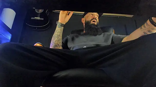 axxelrich  online show from 1, 3, 2025