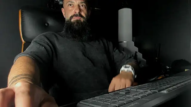 axxelrich  online show from 12, 9, 2025