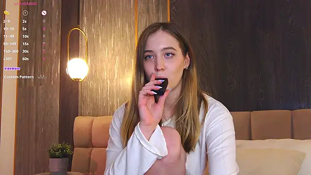 LoraineLuff online show from 25, 1, 2025