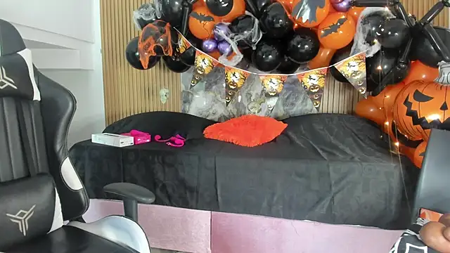 Danna topless online show from 22, 10, 2025