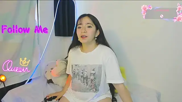Snapshot of litle_mily_ chatting on 9, 5, 2026 litle mily online show from 9, 5, 2026