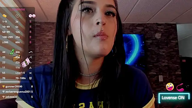 Snapshot of Charlotte_greys chatting on 13, 12, 2025 Charlotte greys online show from 13, 12, 2025