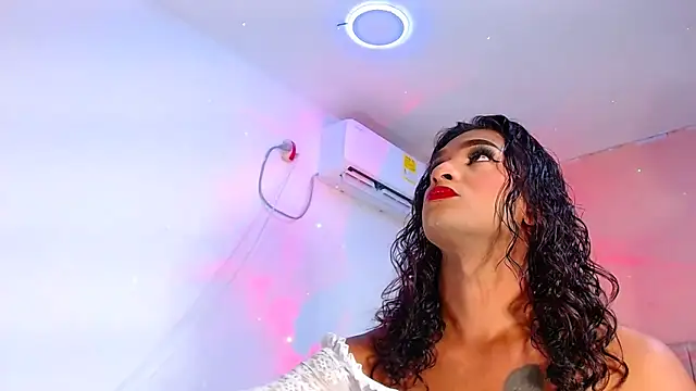 Snapshot of vanessa_nauthygirls chatting on 29, 9, 2025 vanessa nauthygirls online show from 29, 9, 2025