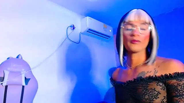 vanessa nauthygirls online show from 2, 3, 2026