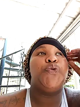 briyinabloom  online show from 16, 3, 2025