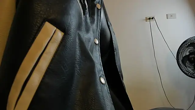 julian wallace online show from 17, 10, 2025