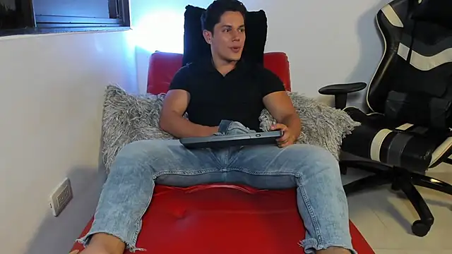 julian wallace online show from 9, 4, 2026