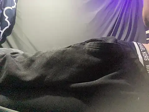 Snapshot of BigMac1596 chatting on 22, 10, 2025 BigMac1596 online show from 22, 10, 2025