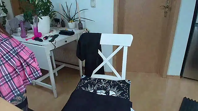 BrownieyQueen online show from 7, 2, 2025