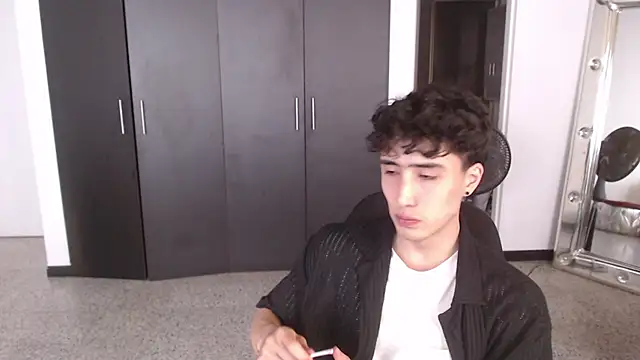 gojo satoru 18 online show from 4, 3, 2025