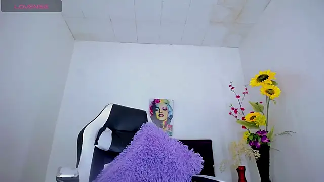 Snapshot of samantha_official_ chatting on 7, 12, 2024 samantha official online show from 7, 12, 2024