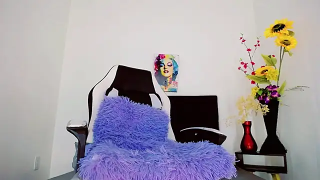 Snapshot of samantha_official_ chatting on 10, 12, 2024 samantha official online show from 10, 12, 2024