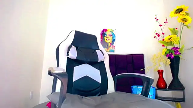 Snapshot of samantha_official_ chatting on 13, 1, 2025 samantha official online show from 13, 1, 2025