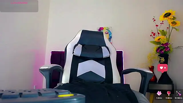 Snapshot of samantha_official_ chatting on 7, 2, 2025 samantha official online show from 7, 2, 2025