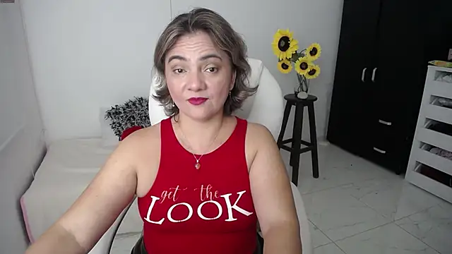 Chiraz hasnaa online show from 14, 3, 2025