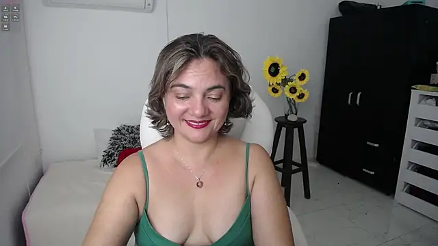 Chiraz hasnaa online show from 16, 3, 2025