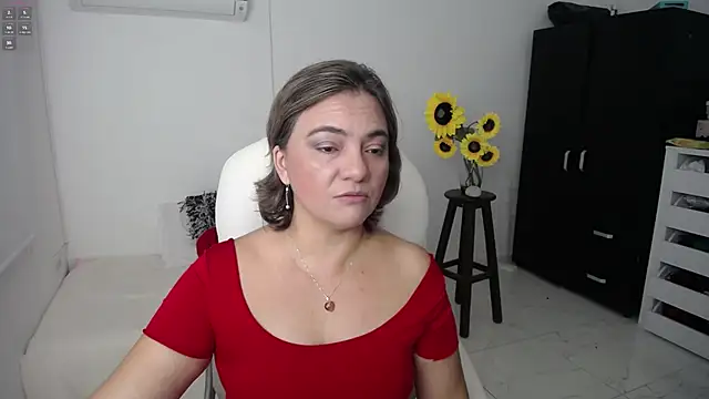 Chiraz hasnaa online show from 16, 3, 2025