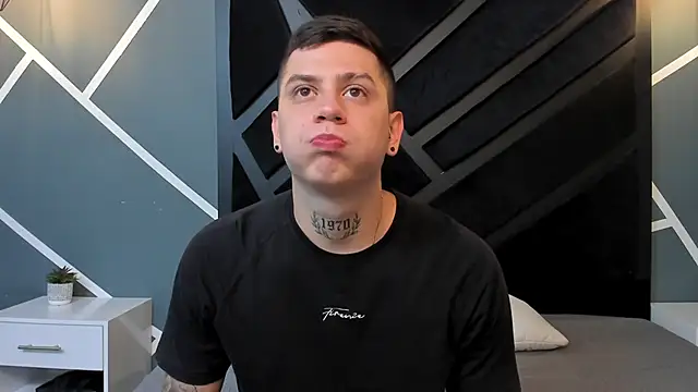 Yeiko Romero  online show from 14, 1, 2025