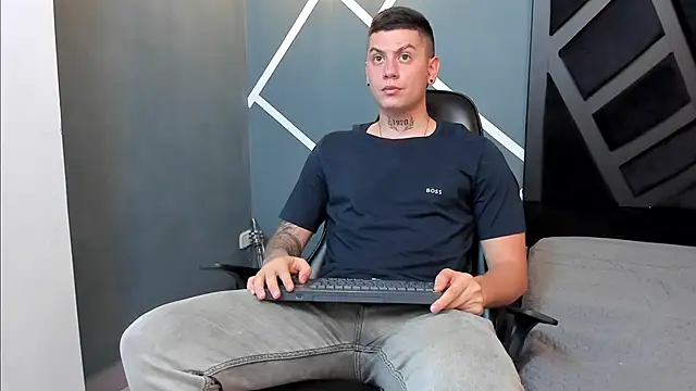 Snapshot of Yeiko_Romero_ chatting on 18, 1, 2025 Yeiko Romero online show from 18, 1, 2025