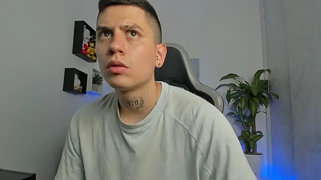 Snapshot of Yeiko_Romero_ chatting on 13, 9, 2025 Yeiko Romero online show from 13, 9, 2025