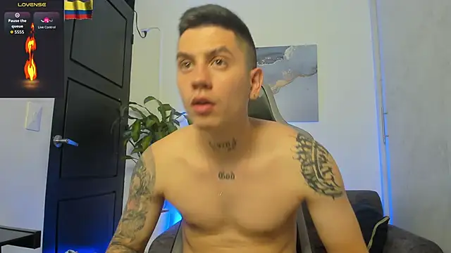 Snapshot of Yeiko_Romero_ chatting on 24, 10, 2025 Yeiko Romero online show from 24, 10, 2025