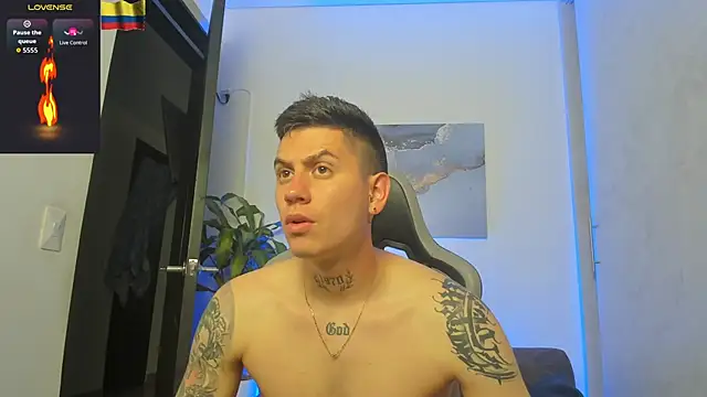 Snapshot of Yeiko_Romero_ chatting on 27, 10, 2025 Yeiko Romero online show from 27, 10, 2025