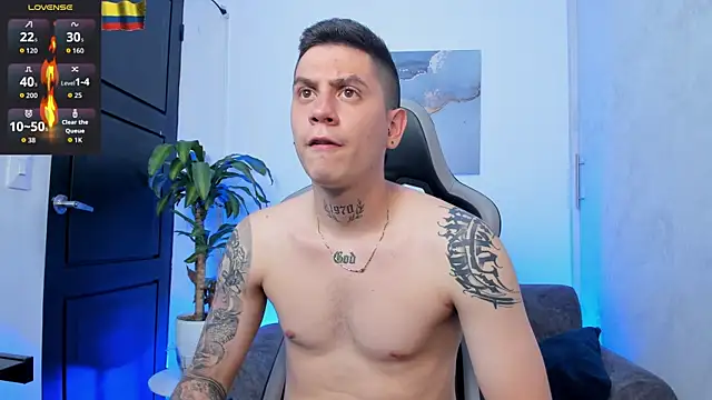 Snapshot of Yeiko_Romero_ chatting on 19, 11, 2025 Yeiko Romero online show from 19, 11, 2025